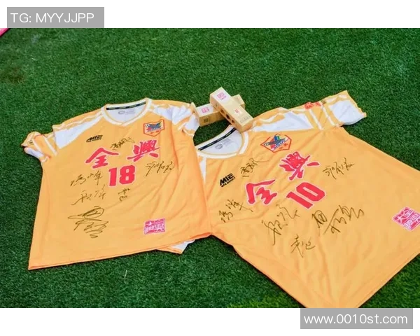 篮球与足球明星签名图片汇集展现运动魅力与偶像风采 篮球与足球明星签名图片汇集展现运动魅力与偶像风采